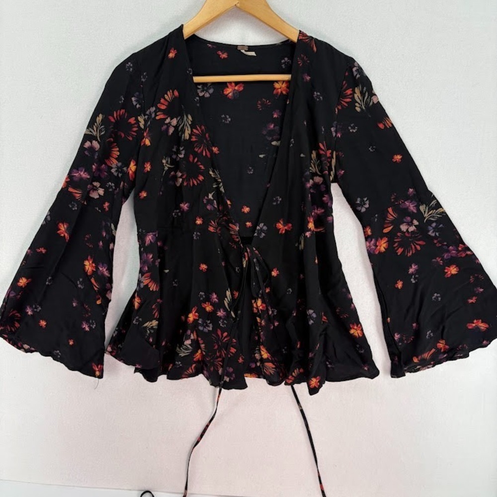 Free People Size 0 Women's Open Tunic Top Bell Sleeves Floral Black Whimsigoth‎
